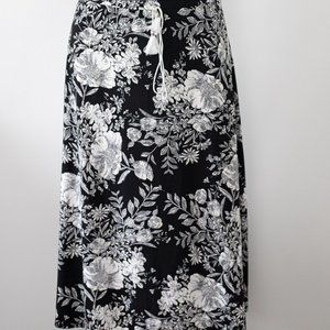 New Black & White Floral String-Tie Skirt